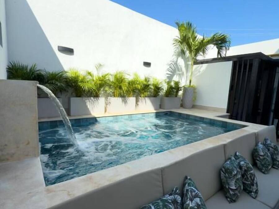 Pool waterfall