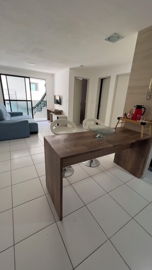 Interior - Apartment 3 minutes from Jatiuca beach, 2 bedrooms, 2 air conditioning, swimming pool with views (Jatiúca Maceió)