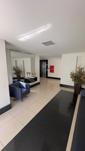 Lobby - Apartment 3 minutes from Jatiuca beach, 2 bedrooms, 2 air conditioning, swimming pool with views (Jatiúca Maceió)