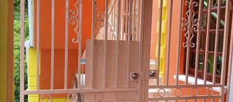 Cozy Luxe Home - Convenient, Quiet Ground Level Supermarket