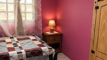 2 slaapkamers, een strijkplank/strijkijzer, gratis wifi, beddengoed