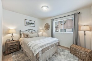 3 habitaciones, tabla de planchar con plancha y wifi gratis 