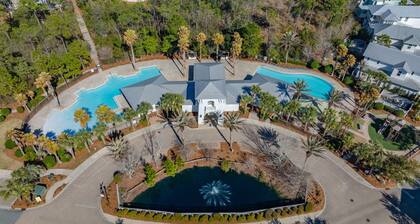 NatureWalk ~ Minutes to Seaside, Bikes, Pools, Pickleball