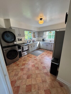 Micro-ondes, four, plaque de cuisson