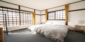 Kahden hengen standard-huone (kaksi sänkyä) | Työpöytä