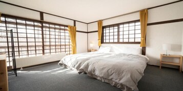 标准双床房 | 办公桌