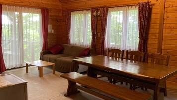 Standard Cottage, Patio, Courtyard View | Desk