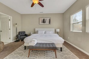 4 bedrooms, iron/ironing board, WiFi, bed sheets