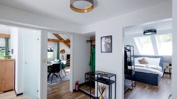 3 Schlafzimmer, Schreibtisch, BĂŒgeleisen/BĂŒgelbrett, kostenloses WLAN