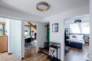 3 bedrooms, desk, iron/ironing board, free WiFi