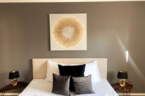 2 bedrooms, iron/ironing board, travel cot, WiFi