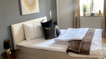 2 makuuhuonetta, silitysrauta/-lauta, vauvan matkasänky, Wi-Fi