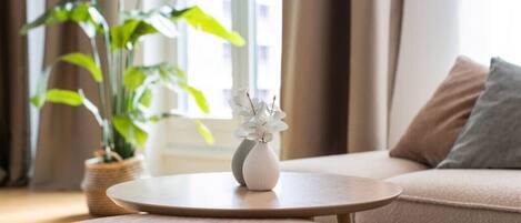 Smart TV, computer monitors