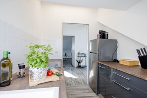 Réfrigérateur, four, plaque de cuisson, lave-vaisselle