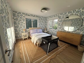 5 bedrooms, WiFi, bed sheets