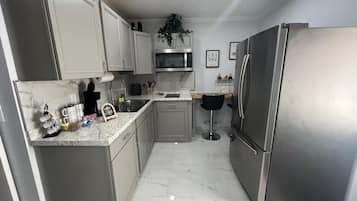 微波炉、茶具/咖啡用具、烤面包机、搅拌机