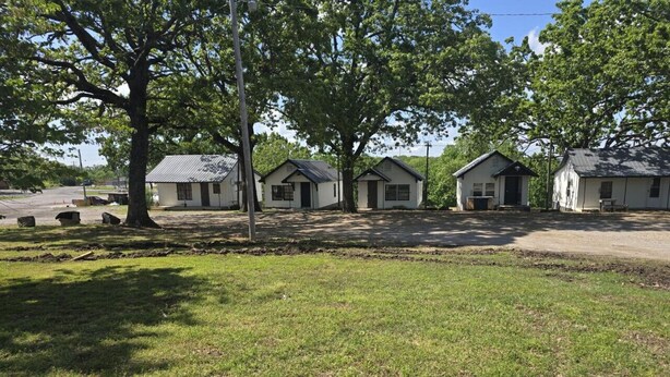 Unclassified image, 1 of 6, button - Escape to Cookson Resorts – A Historic Retreat Near Lake Tenkiller Motel Room (Cookson)
