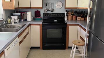 Micro-ondas, fogão, cooktop, lava-louças