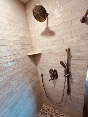 Shower, hair dryer, towels, soap - Short Walk to Private Beach! Fully-Appointed House w New Screened Porch. (Brewster)