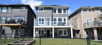 2BR, 1.5Bath, Full Kitchen+Coffee, Ravine View.