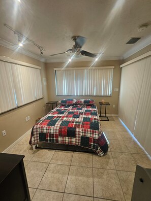 1 Schlafzimmer, WLAN, Bettwäsche