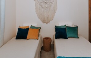 2 bedrooms, iron/ironing board, WiFi, bed sheets