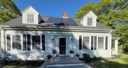3-bedroom house in charming Barnstable with WiFi, AC,Walking distance to Main st