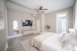 5 bedrooms, desk, iron/ironing board, free WiFi