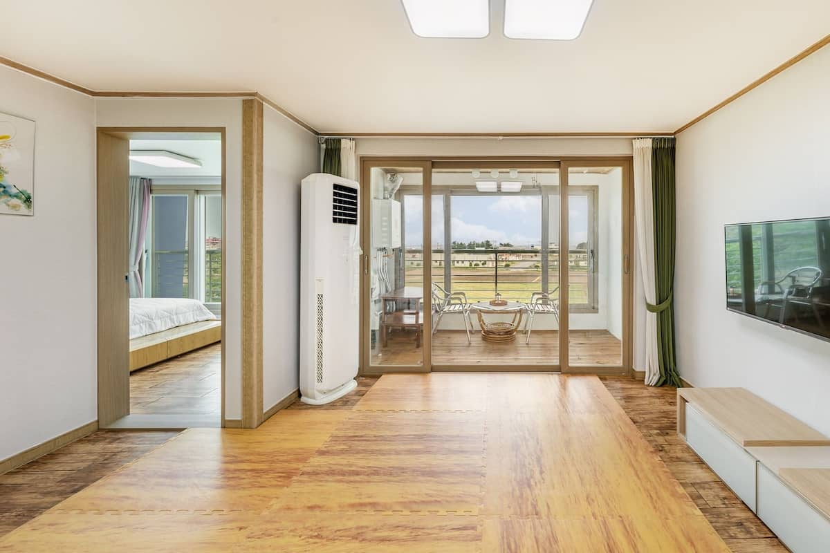 Basic Room, 3 Bedrooms (January Unit 7(BBQ)) | 1 bedroom, free WiFi