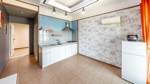 Basic Room, 1 Bedroom (Feb Room 102(pet/BBQ)) | 1 bedroom, free WiFi - Yeongdeok January and February Pension (Yeongdeok)