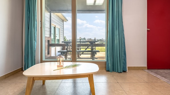 Basic Room, 1 Bedroom (January Unit 1(pet/BBQ)) | 1 bedroom, free WiFi