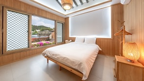 Basic-Zimmer, 3 Schlafzimmer (Elon Private House (Hanok/Jacuzzi)) | 3 Schlafzimmer, kostenloses WLAN