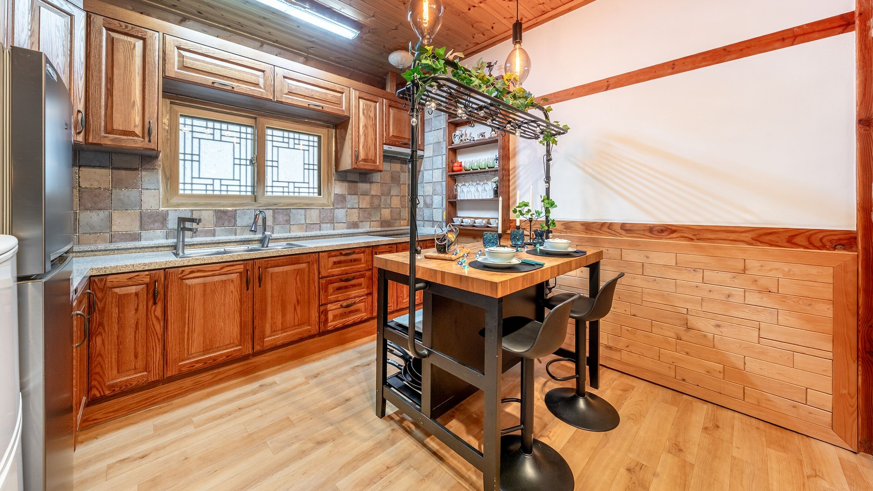 Basic Room, 3 Bedrooms (Elon Private House (Hanok/Jacuzzi)) | 3 bedrooms, free WiFi