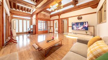 Habitación básica, 3 habitaciones (Elon Private House (Hanok/Jacuzzi)) | 3 habitaciones y wifi gratis