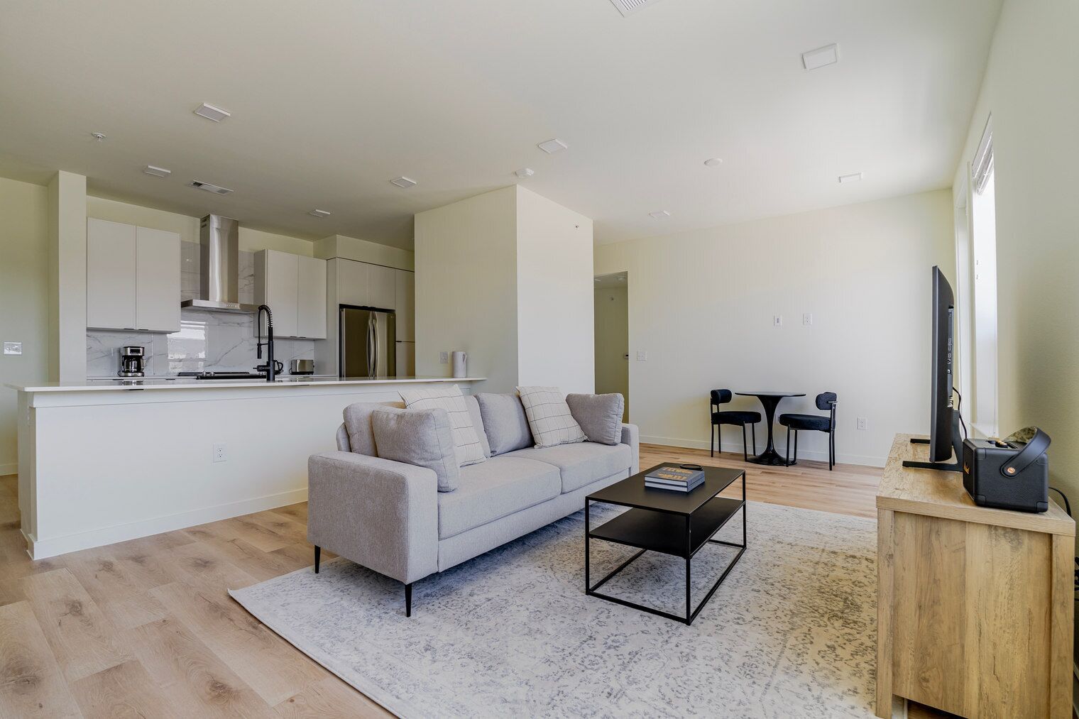 Fernseher, Stereoanlage