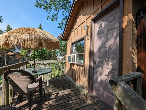 Traditional Tiny Wood Cottage #12 Camping style Cottages 5 minutes to the beach!