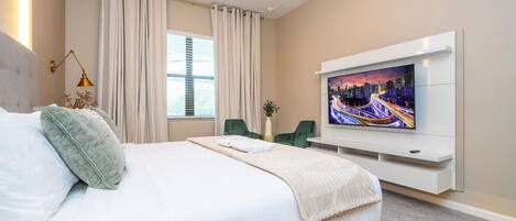 8 slaapkamers, een bureau, een strijkplank/strijkijzer, gratis wifi