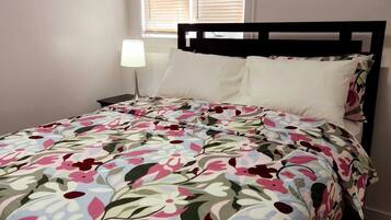 2 bedrooms, iron/ironing board, WiFi, bed sheets