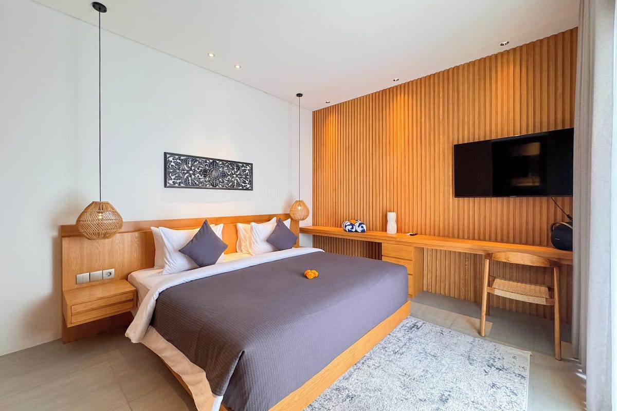 2 bedrooms, in-room safe, desk, laptop workspace