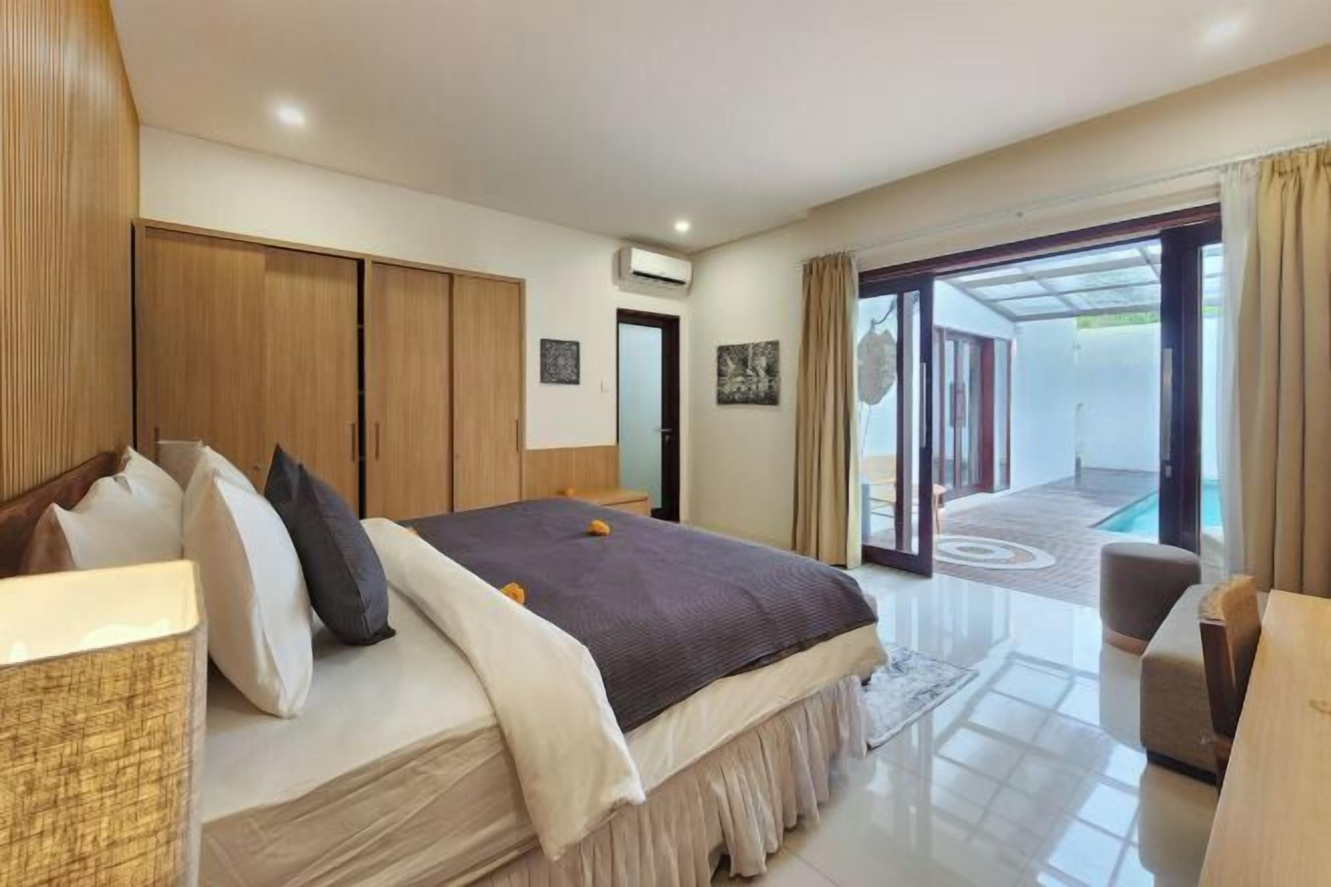 In-room safe, desk, laptop workspace, blackout curtains