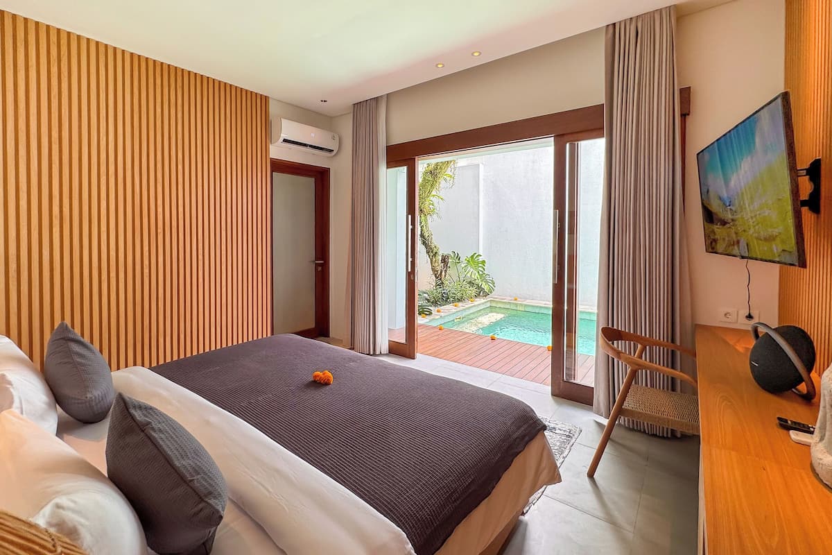 2 bedrooms, in-room safe, desk, laptop workspace