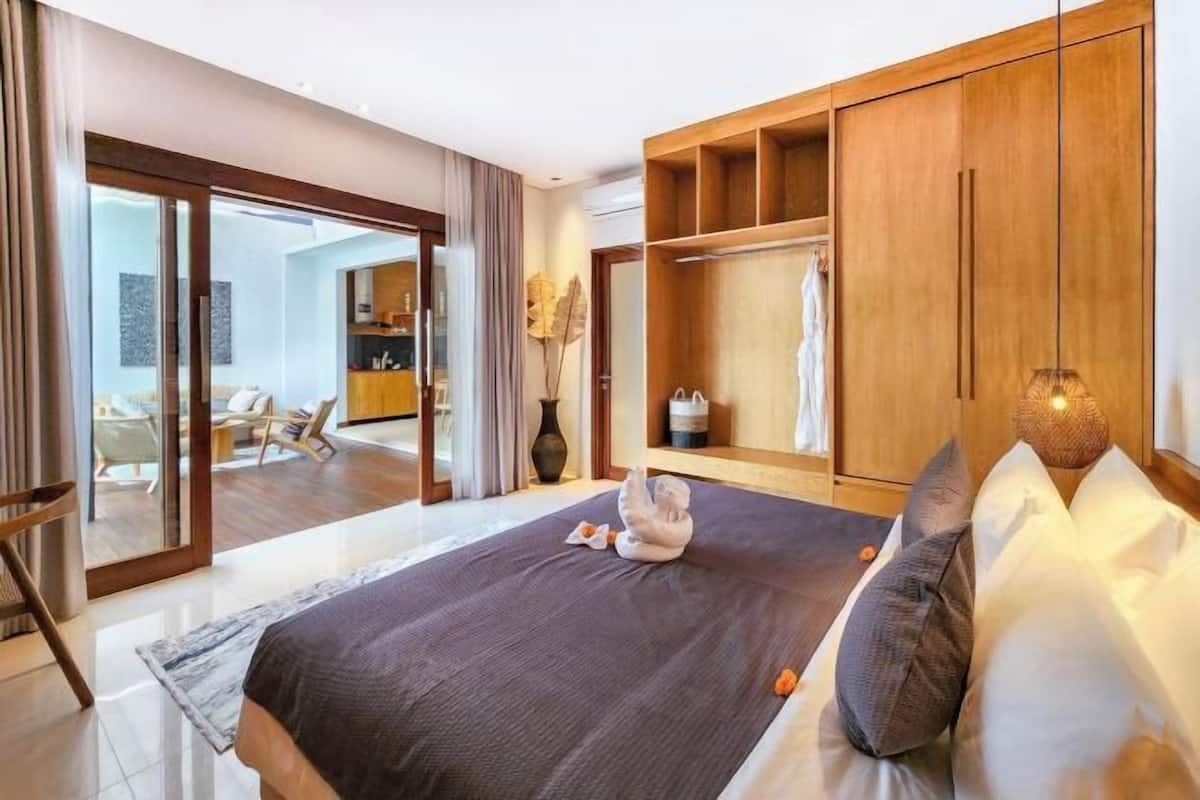2 bedrooms, in-room safe, desk, laptop workspace