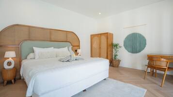 Superior Villa, 3 Bedrooms | In-room safe, desk, laptop workspace, blackout drapes