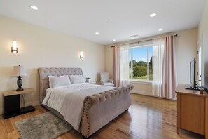 4 makuuhuonetta, silitysrauta/-lauta, Wi-Fi, vuodevaatteet