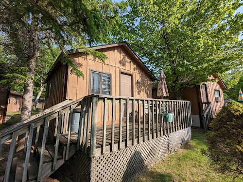 Traditional Tiny Wood Cottage #14 Camping style Cottages 5 minutes to the beach!