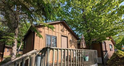 Traditional Tiny Wood Cottage #14 Camping style Cottages 5 minutes to the beach!