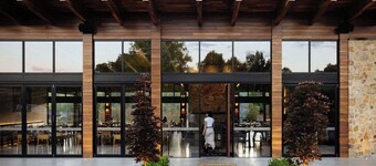 Great Family, small group or wedding getting ready space