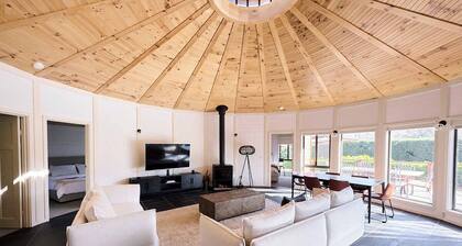 Great Family, small group or wedding getting ready space