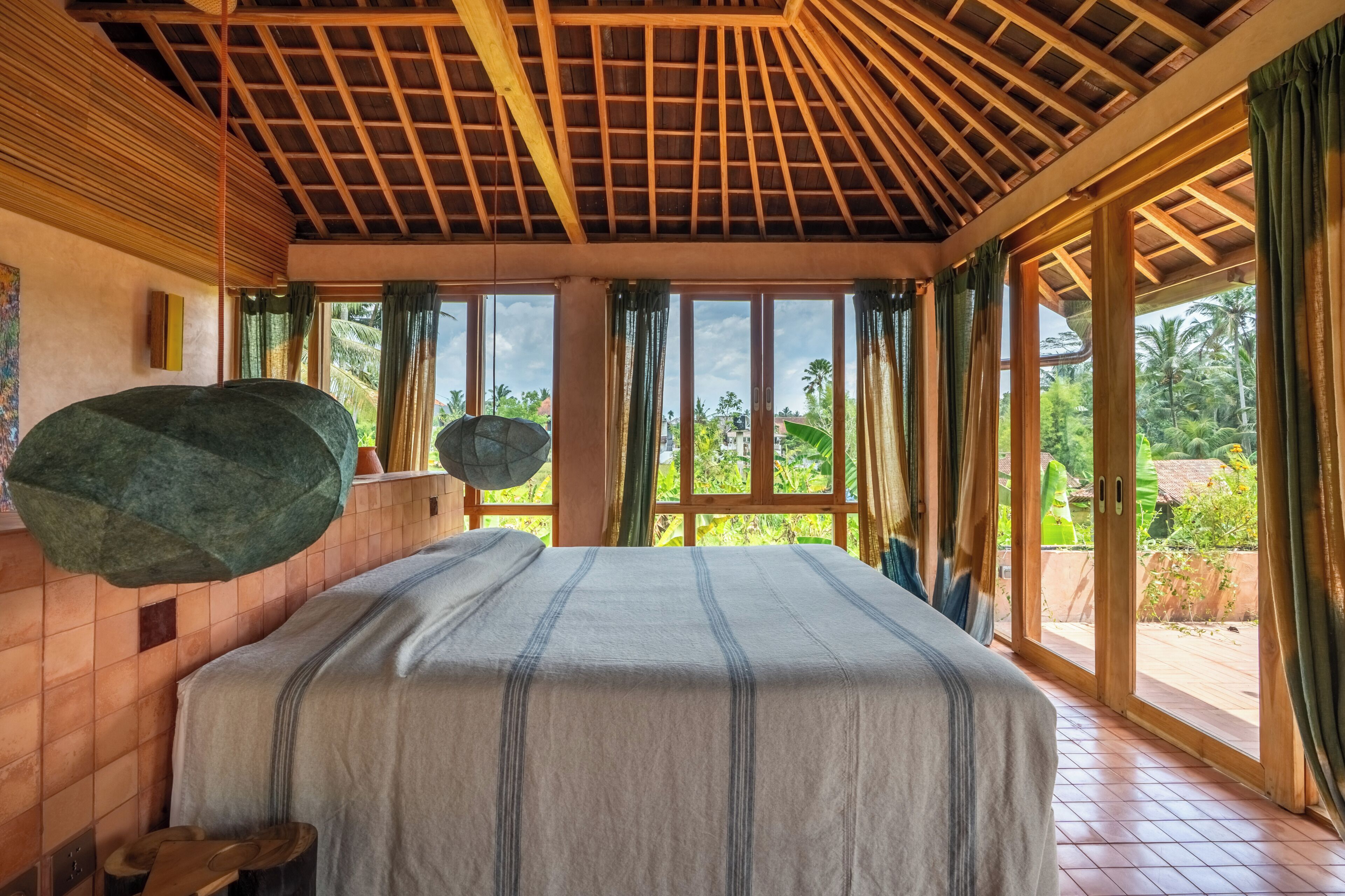 Suite Desain, pemandangan gunung | Seprai premium, bantalan ekstra lembut, minibar, dan meja kerja