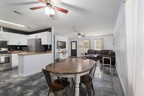 Interior - Pet friendly home in the heart of Crestview (Crestview)